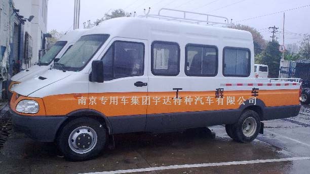 NJ5048XGC64B依维柯都灵电力工程车